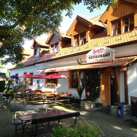Pension & Restaurant U Konske Drahy Holkov Velešín Buitenkant foto