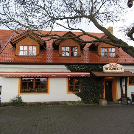 Pension & Restaurant U Konske Drahy Holkov Velešín Buitenkant foto