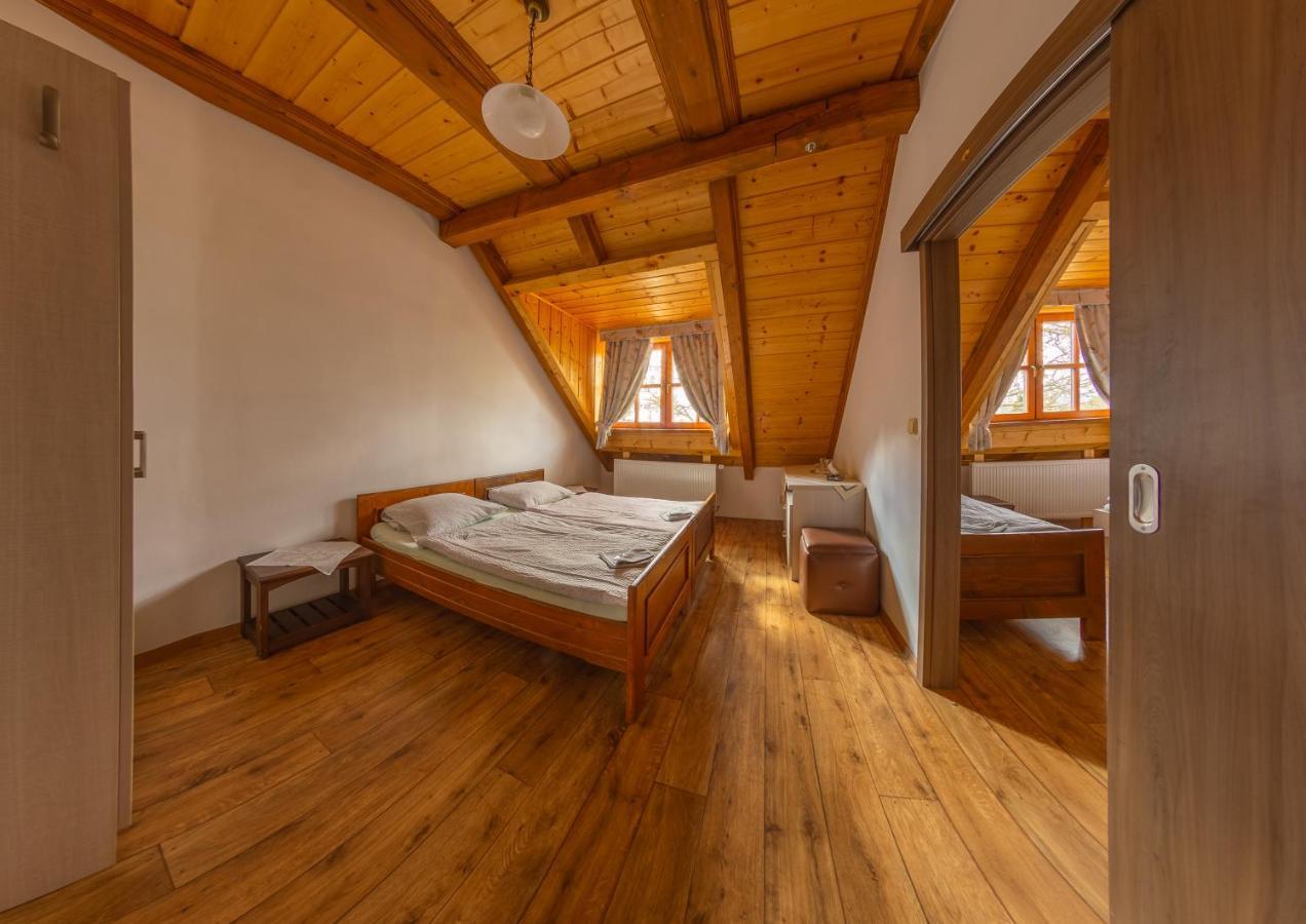 Pension & Restaurant U Konske Drahy Holkov Velešín Buitenkant foto