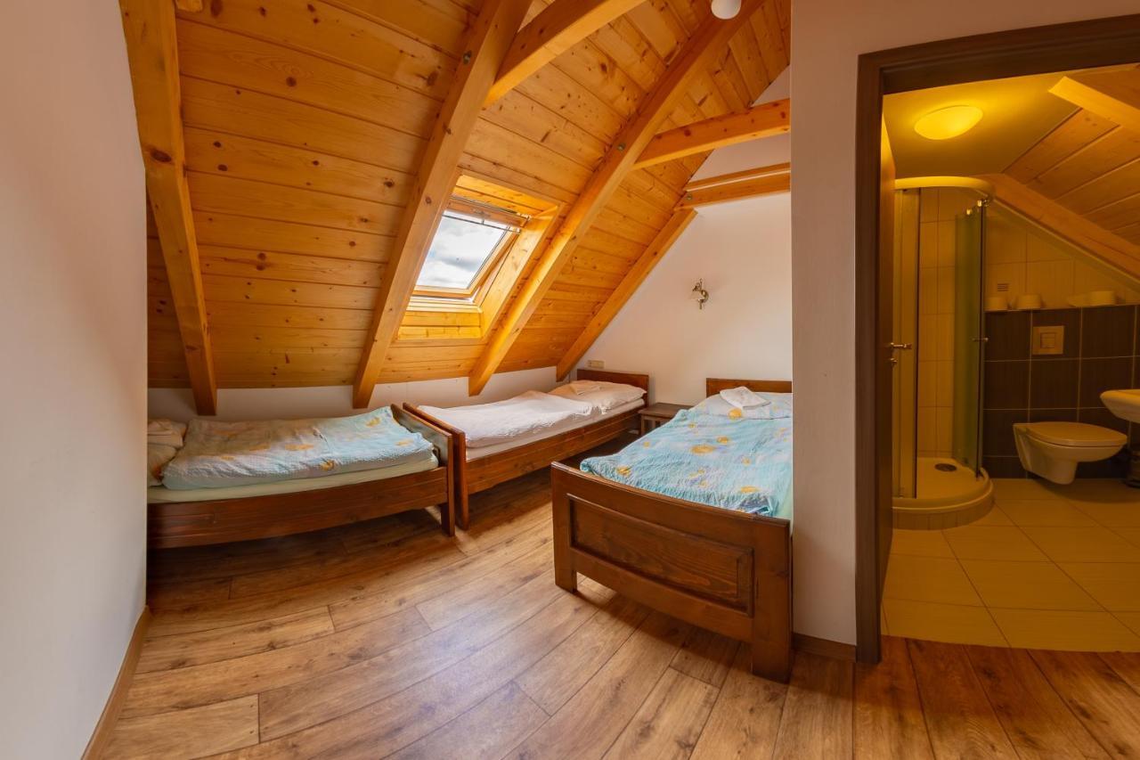 Pension & Restaurant U Konske Drahy Holkov Velešín Buitenkant foto