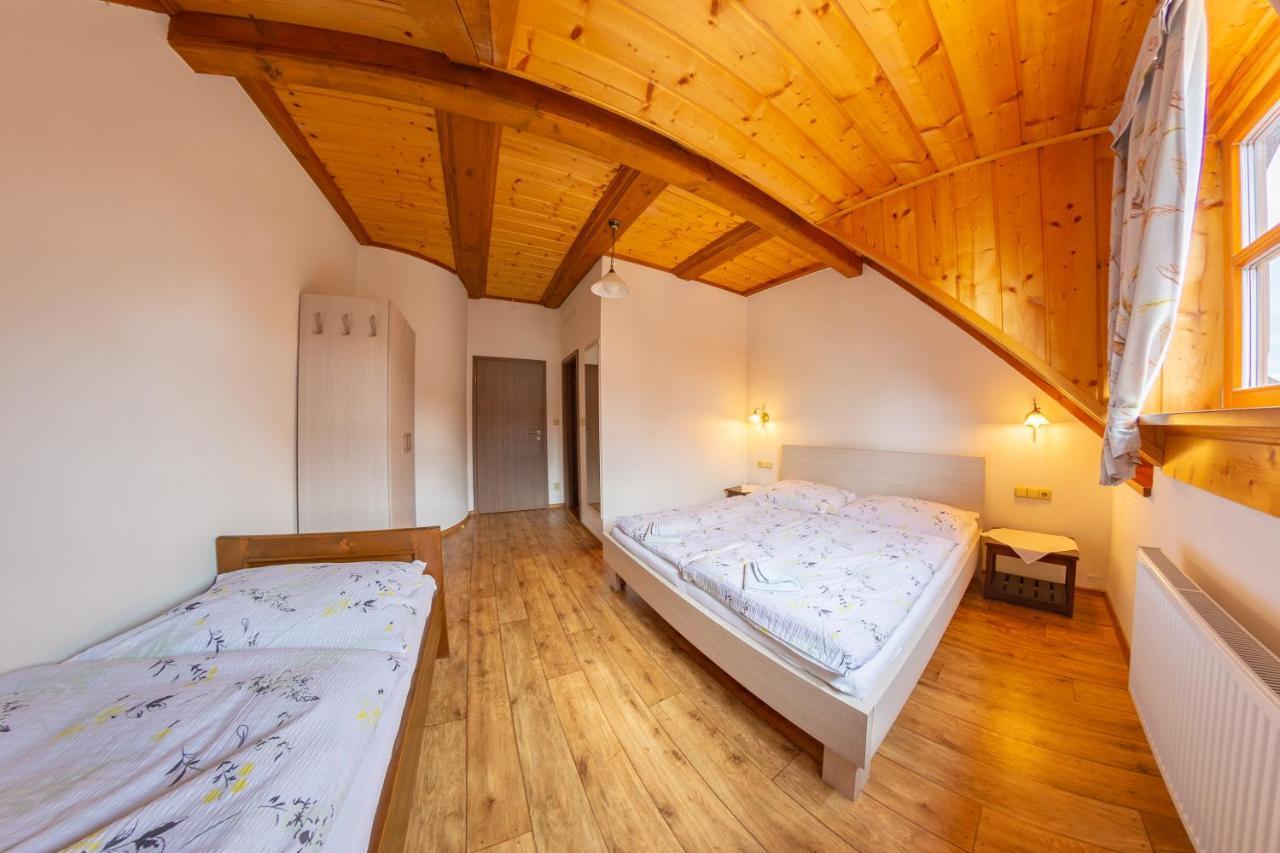 Pension & Restaurant U Konske Drahy Holkov Velešín Buitenkant foto